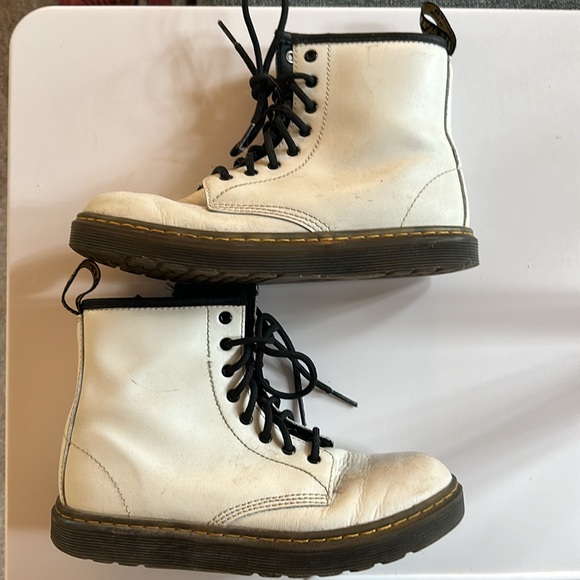 White Dr. Martens Zavala J Size 4 (US M) or Size 5 (US L) Size 36 EU. - Picture 3 of 12